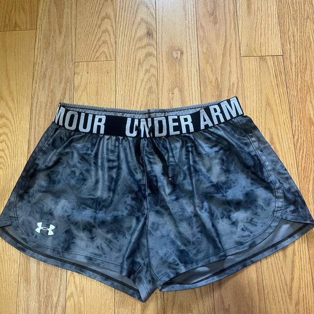 Under Armour Black Patterned Athletic Shorts with Elastic Waistband